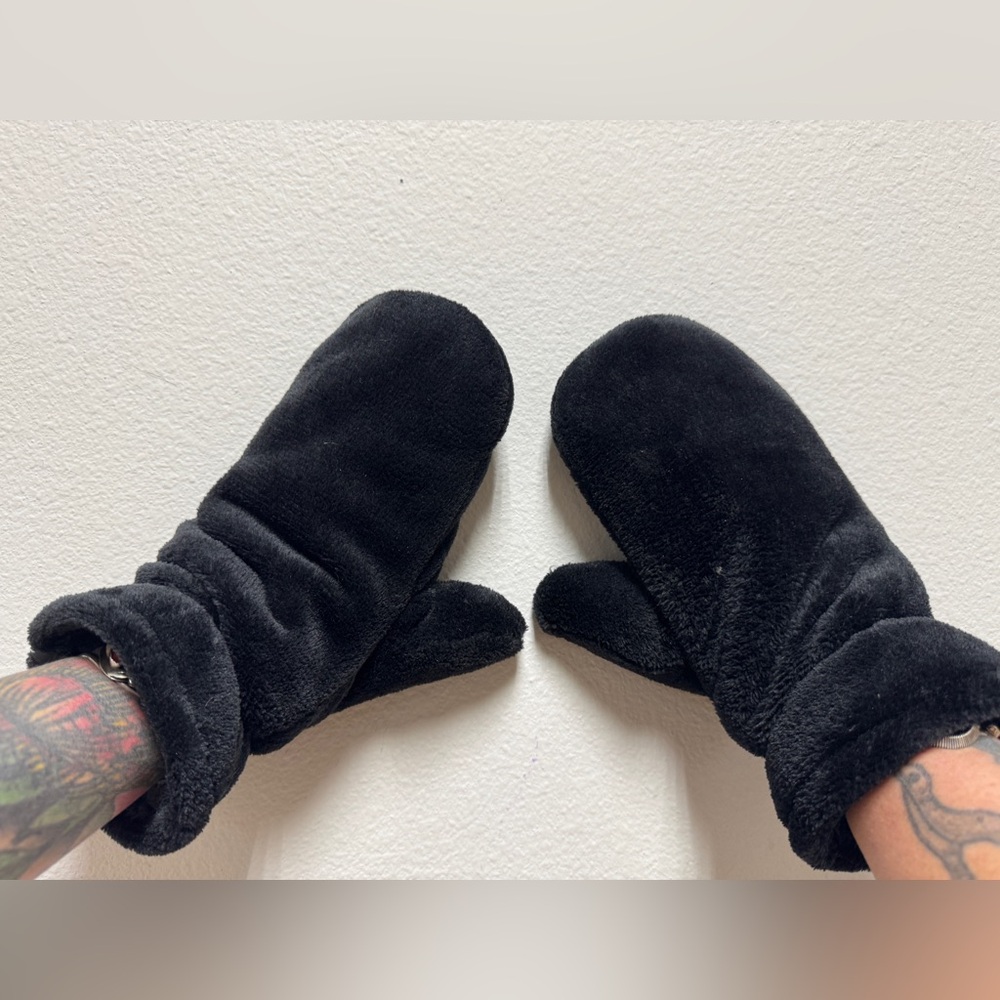 Auclair Fleece Lined Winter Mittens – Black – Women’s XS/S – Cozy Cold Weather